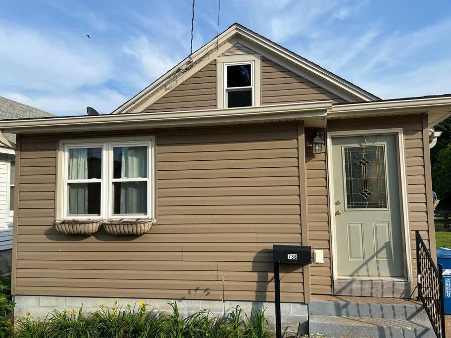 Cottage Near Cedar Point And Downtown Сандъски Екстериор снимка