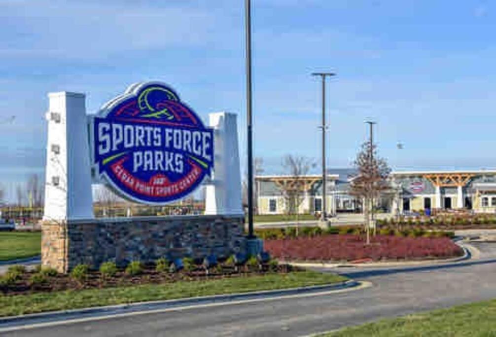 Cottage Near Cedar Point And Downtown Сандъски Екстериор снимка