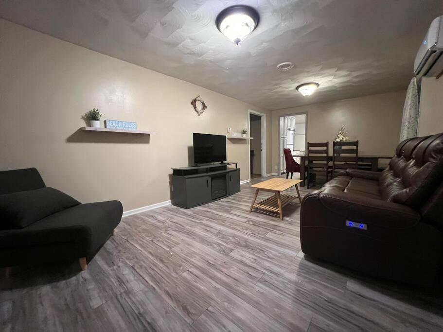 Cottage Near Cedar Point And Downtown Сандъски Екстериор снимка