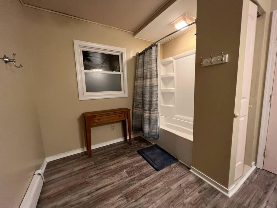 Cottage Near Cedar Point And Downtown Сандъски Екстериор снимка