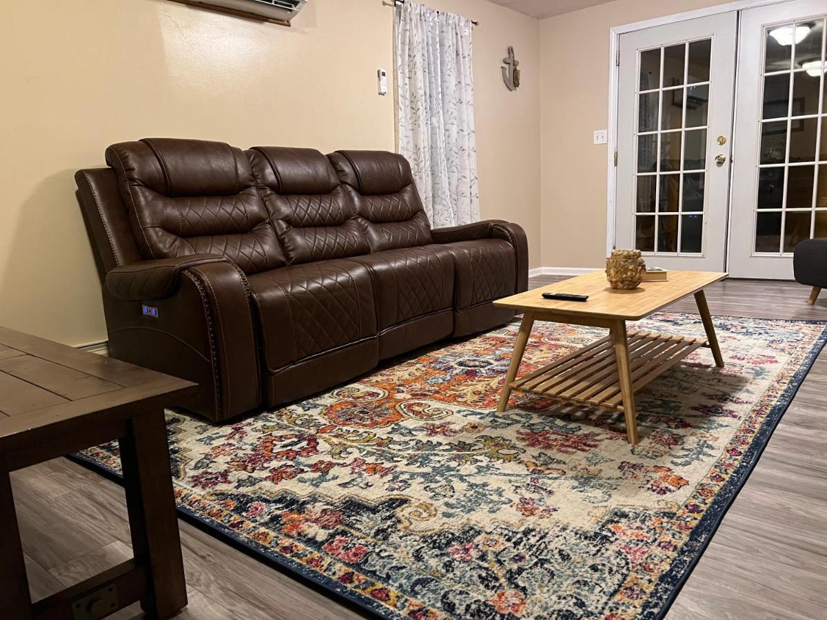 Cottage Near Cedar Point And Downtown Сандъски Екстериор снимка